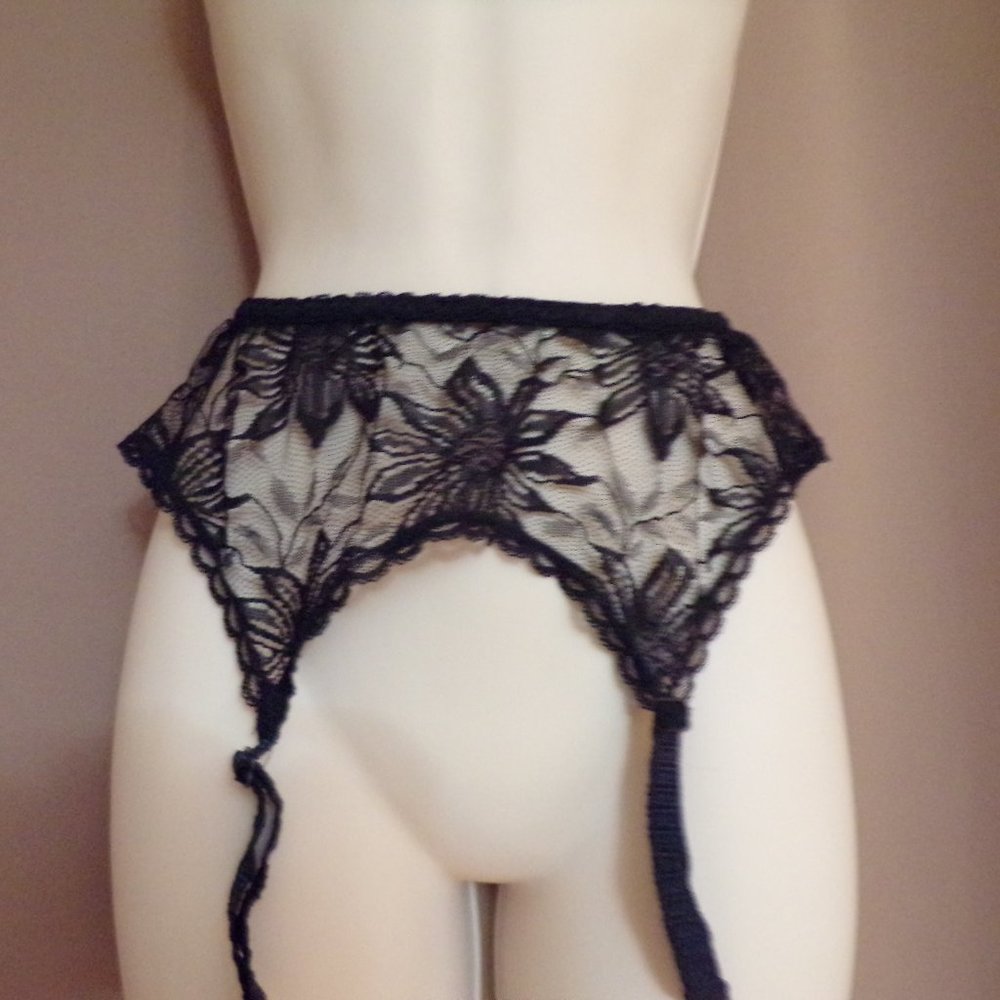Sexy Black Lace Garter Belt Size S